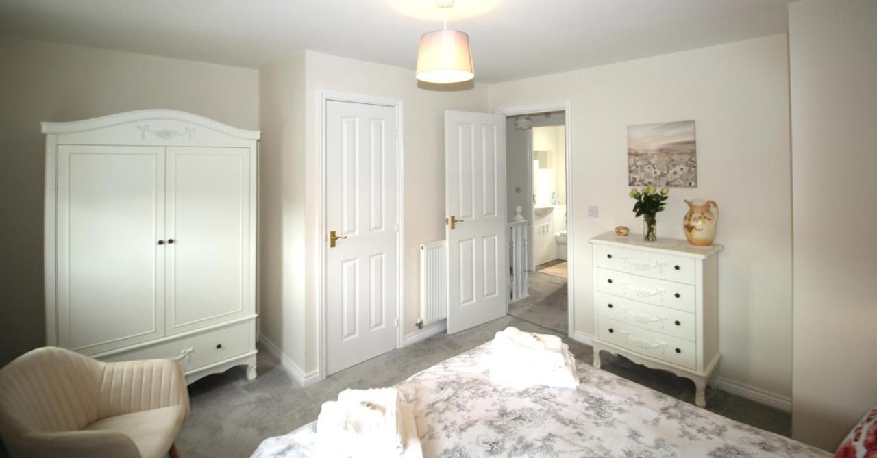 Ashington - 2 Bedroom House - Beautifully Decorated & Furnished - Large Garden المظهر الخارجي الصورة