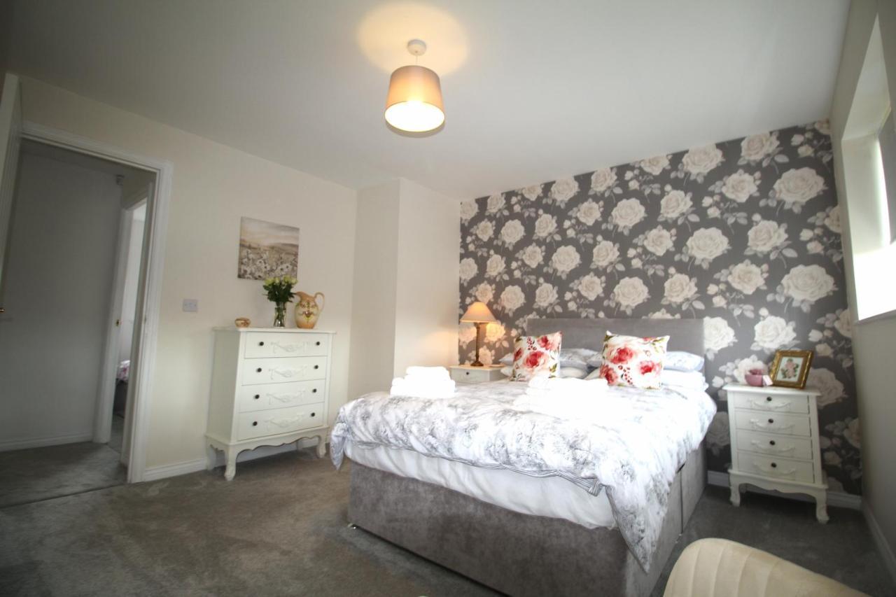 Ashington - 2 Bedroom House - Beautifully Decorated & Furnished - Large Garden المظهر الخارجي الصورة