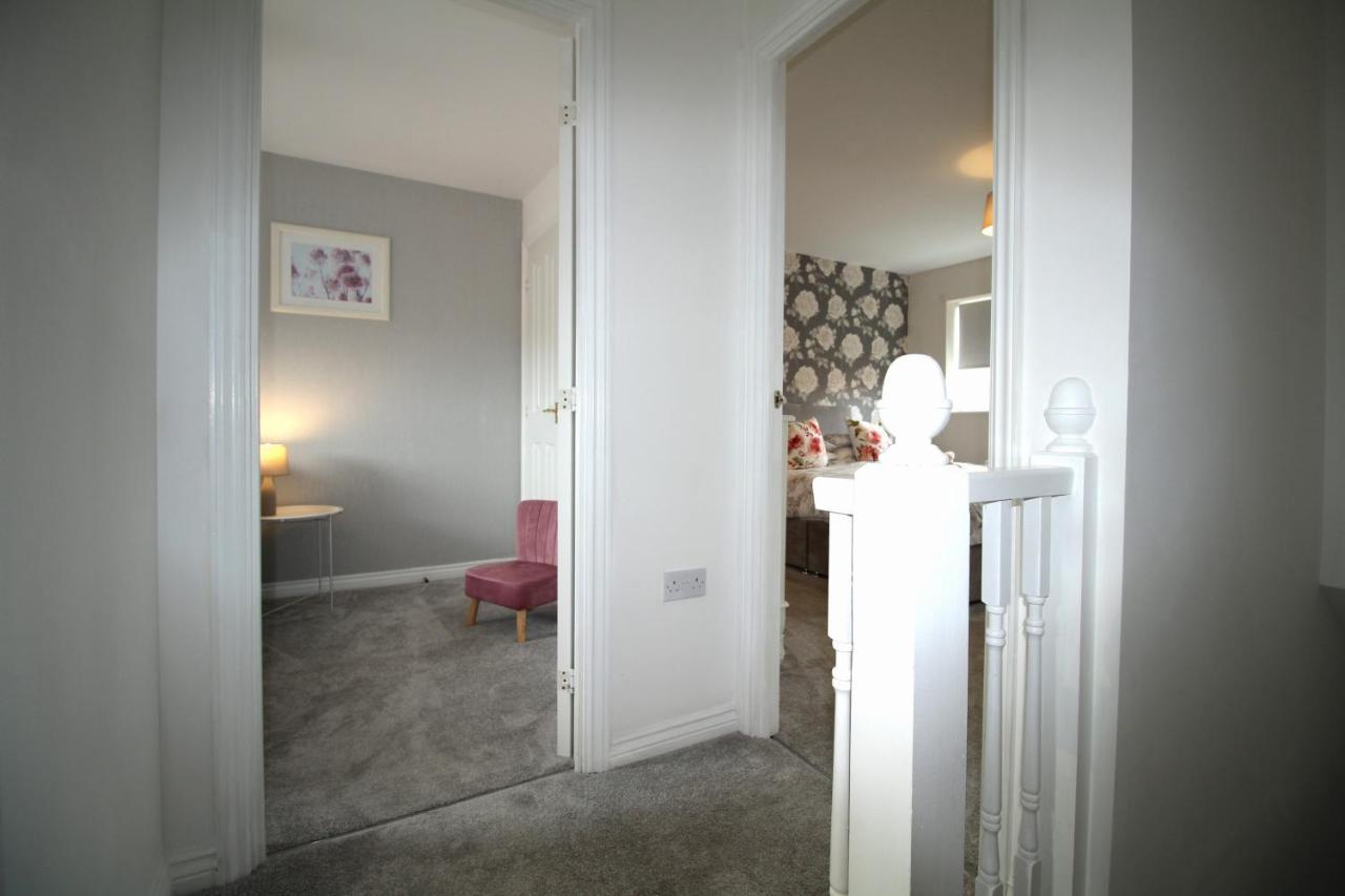 Ashington - 2 Bedroom House - Beautifully Decorated & Furnished - Large Garden المظهر الخارجي الصورة