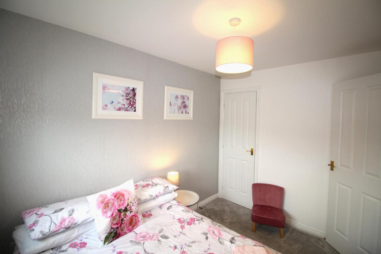 Ashington - 2 Bedroom House - Beautifully Decorated & Furnished - Large Garden المظهر الخارجي الصورة